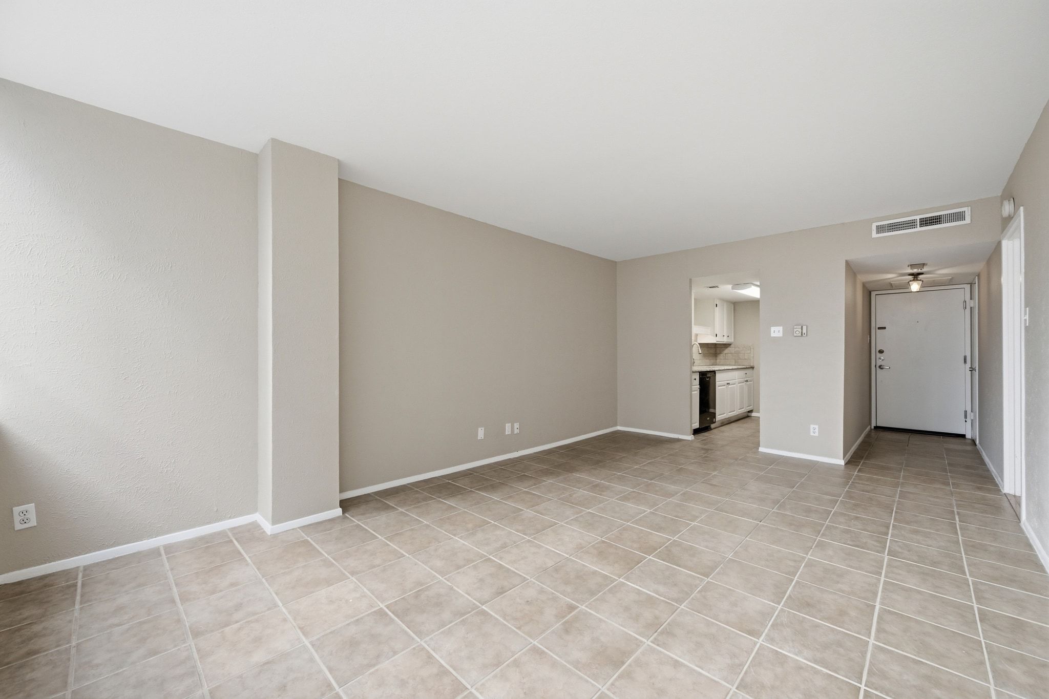 1800 Lavaca Street, Unit 515 Austin, TX 78701 - Photo 5 of 20 an empty room with a natural light