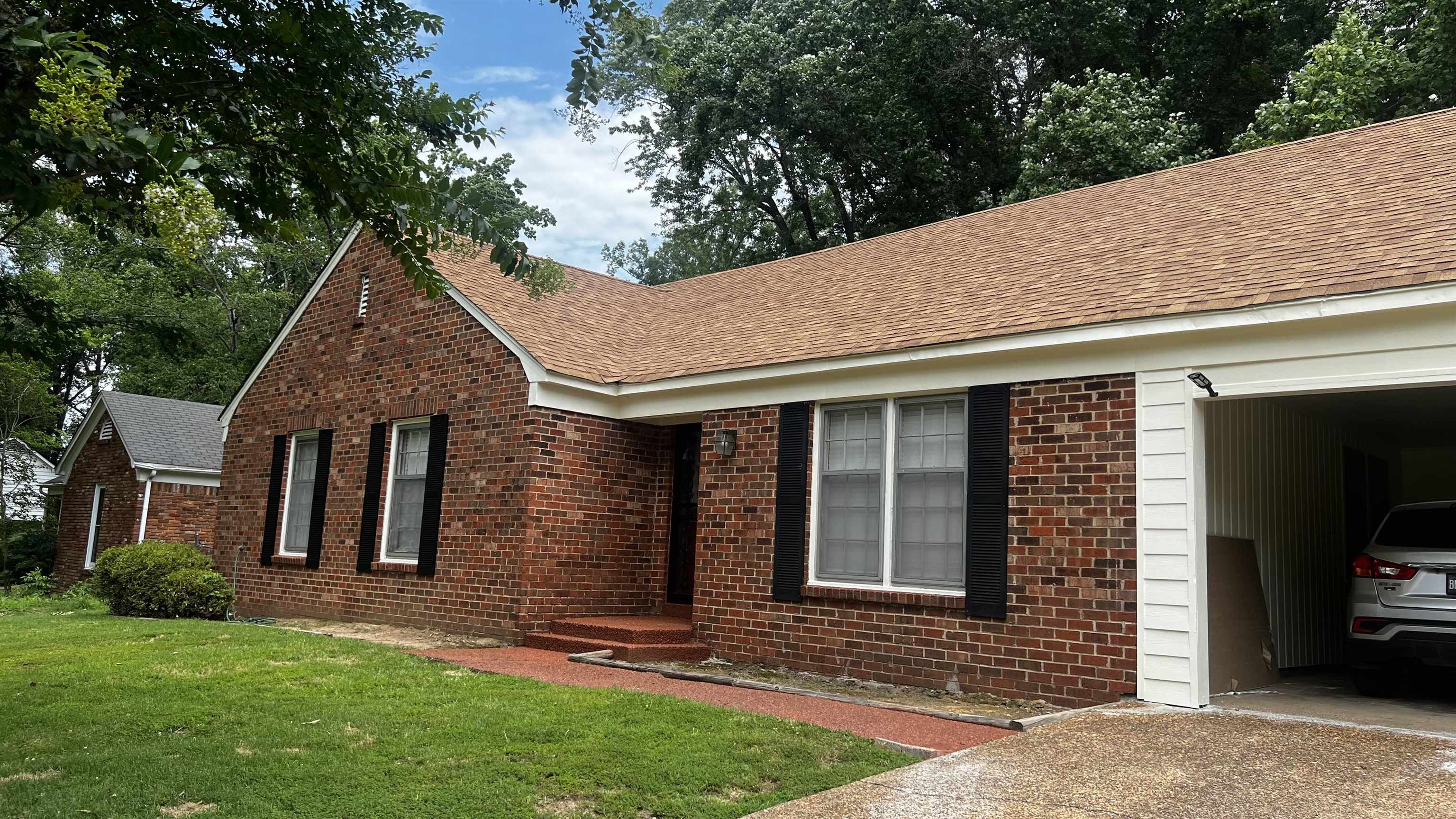 View of front of house with a front lawn