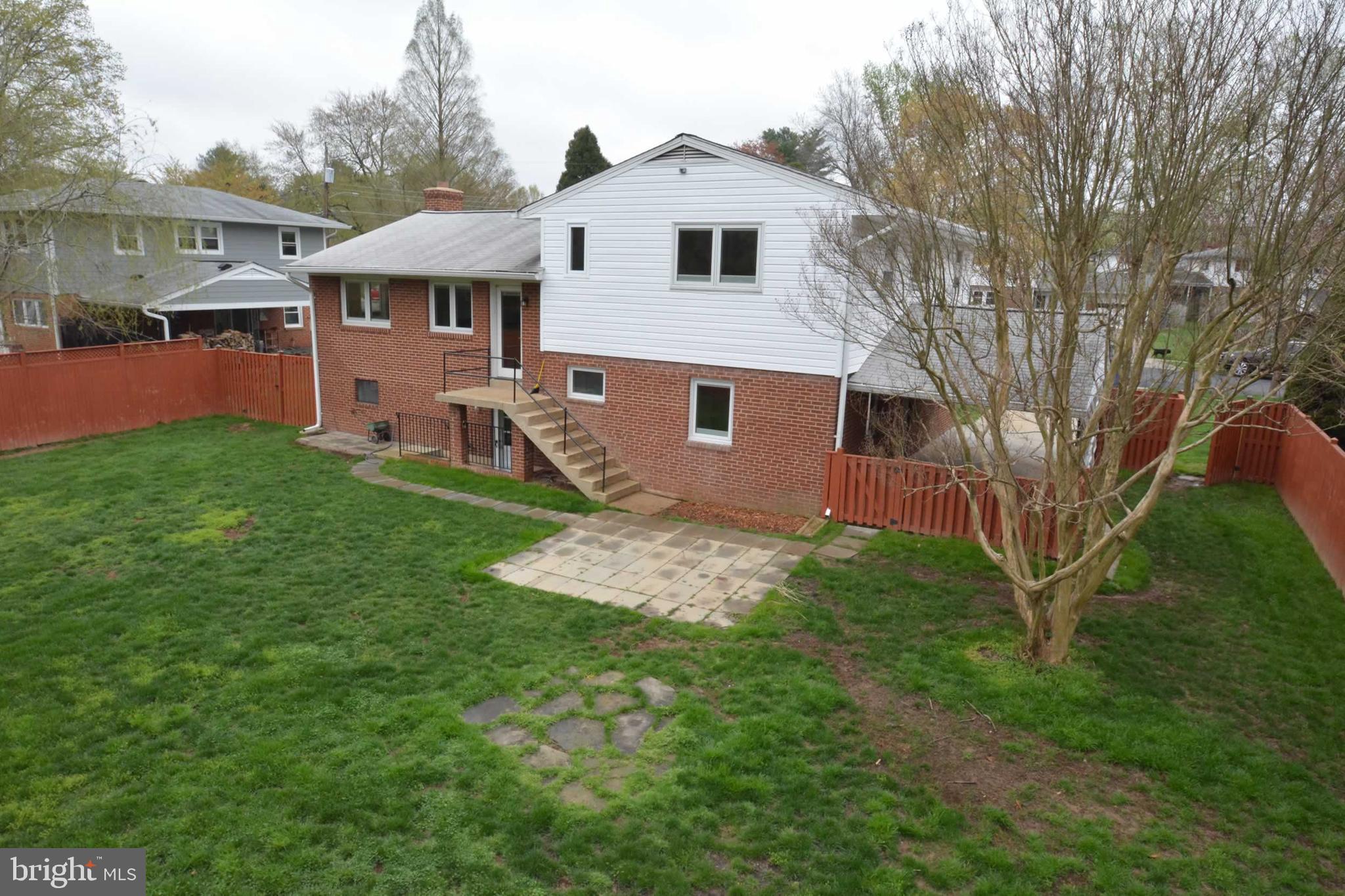 7014 Sea Cliff Road McLean, VA 22101 - Photo 3 of 31 Massive backyard!