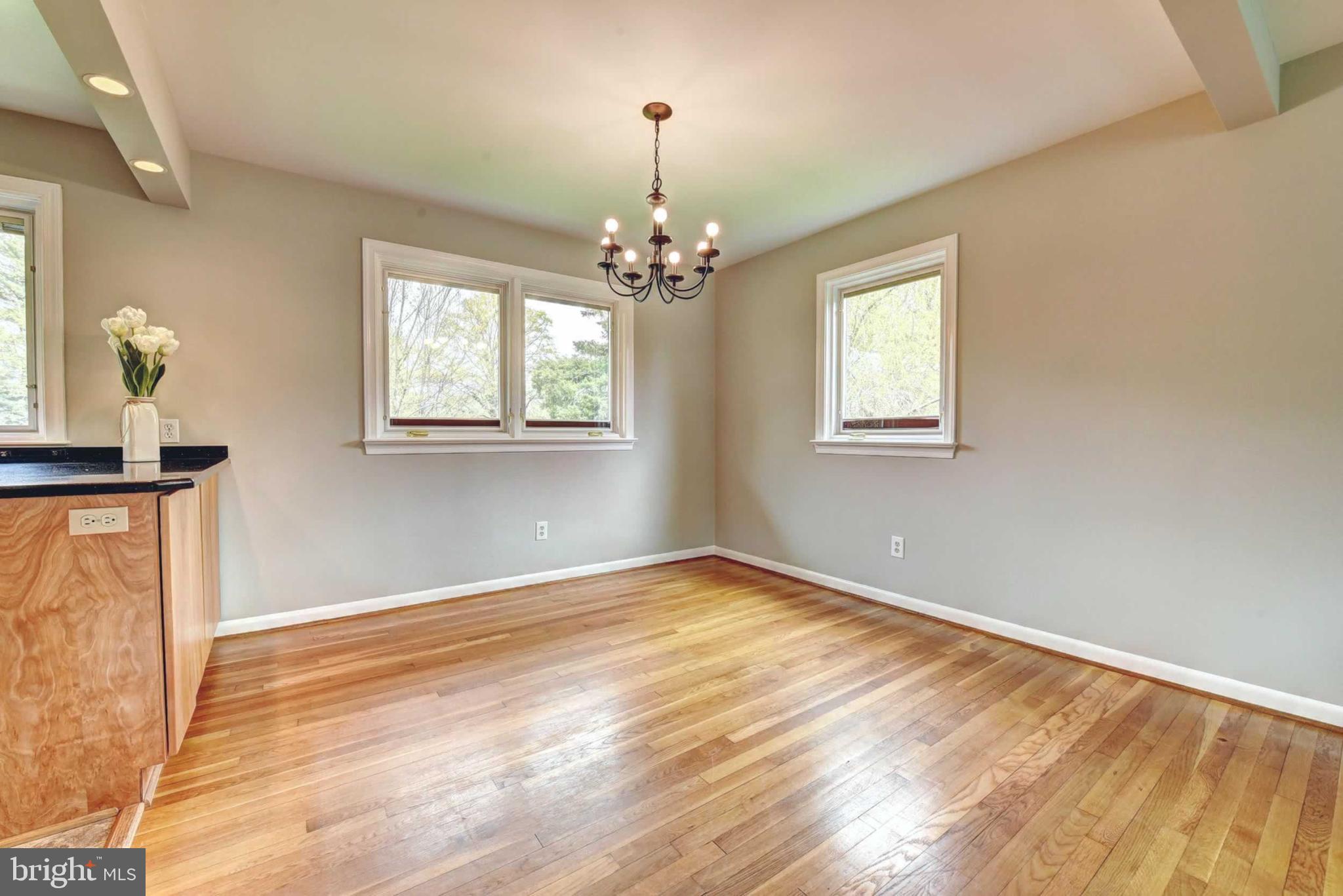 7014 Sea Cliff Road McLean, VA 22101 - Photo 6 of 31 Dining room