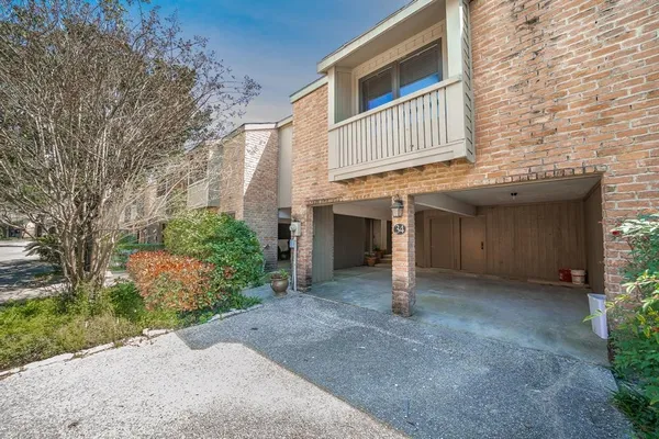 $2,100 | 9400 Doliver Drive, Unit 34, Houston, TX 77063