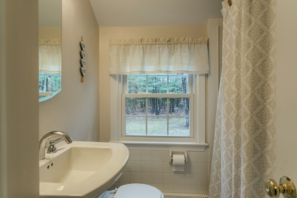 8 Stratton Hill Road Westford, MA 01886 - Photo 21 of 29 Gallery Image 21