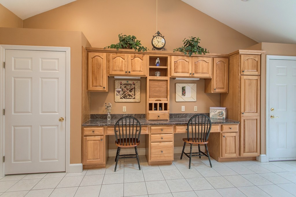 8 Stratton Hill Road Westford, MA 01886 - Photo 6 of 29 Gallery Image 6