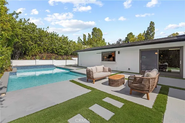 $2,699,000 | 18057 Medley Drive, Encino, CA 91316