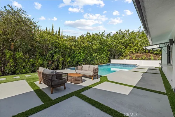 $2,699,000 | 18057 Medley Drive, Encino, CA 91316