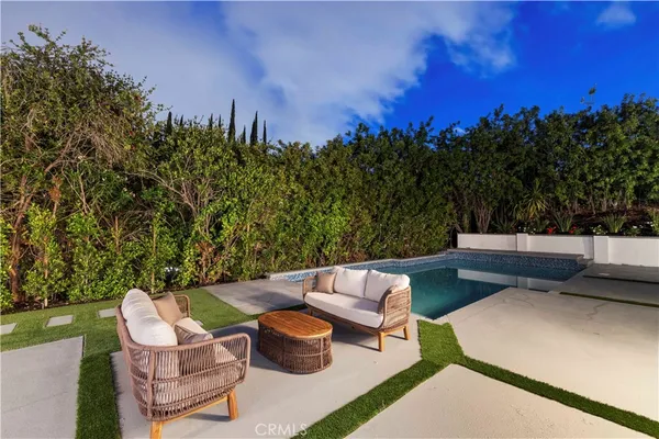 $2,699,000 | 18057 Medley Drive, Encino, CA 91316
