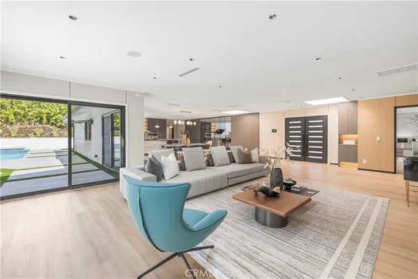$2,699,000 | 18057 Medley Drive, Encino, CA 91316