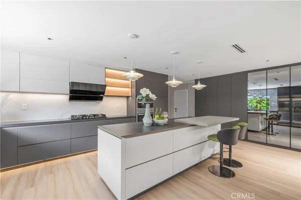 $2,699,000 | 18057 Medley Drive, Encino, CA 91316