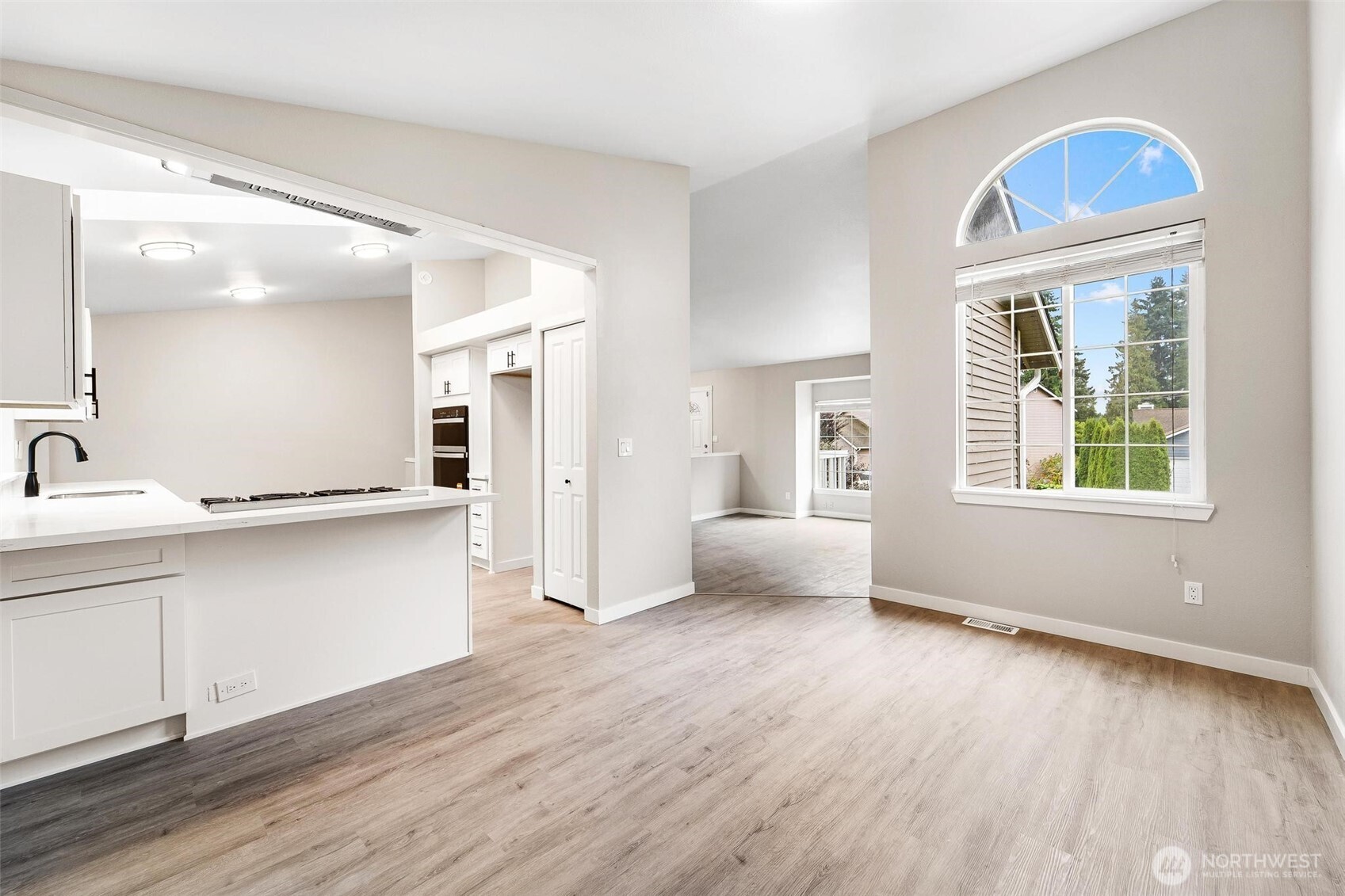 604 213th Street Southwest Bothell, WA 98021 - Photo 11 of 40