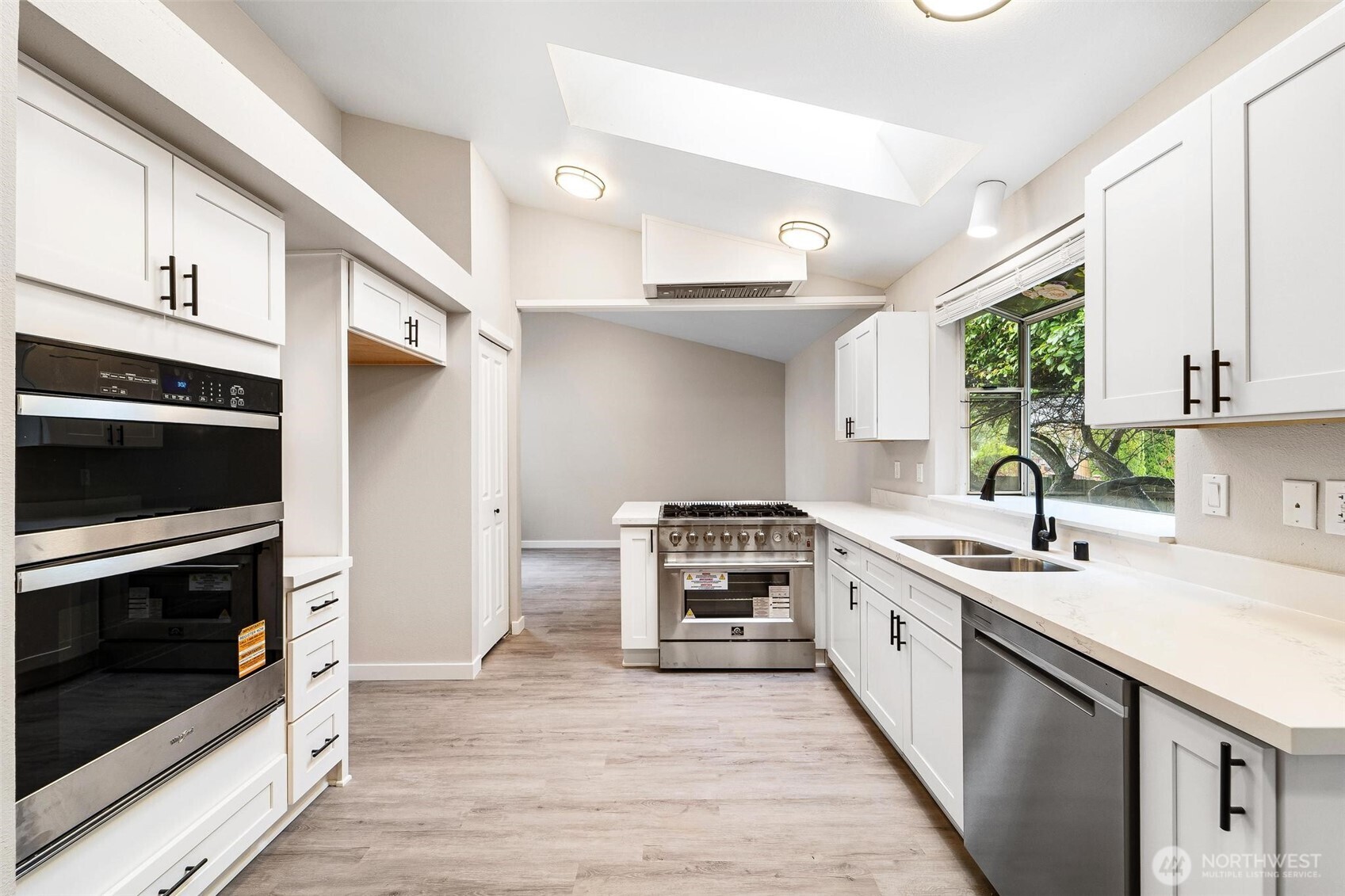 604 213th Street Southwest Bothell, WA 98021 - Photo 14 of 40