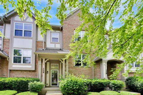 $434,000 | 124 Rosehall Drive, Lake Zurich, IL 60047