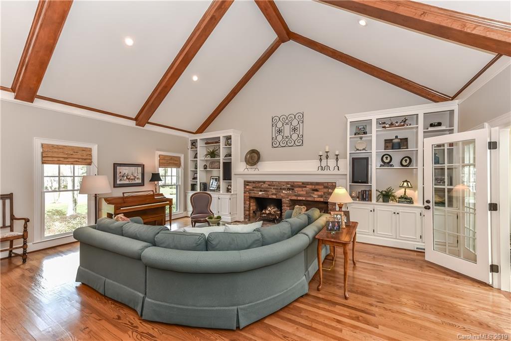 3901 Ayscough Road Charlotte, NC 28211 - Photo 6 of 36 Gallery Image 6