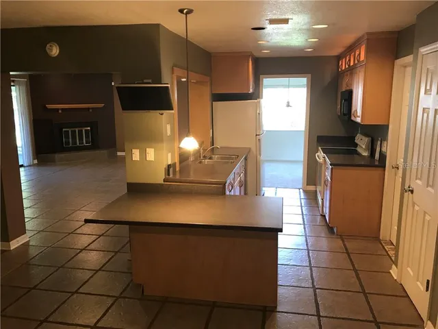 $2,240 | 852 Woodside Road, Maitland, FL 32751