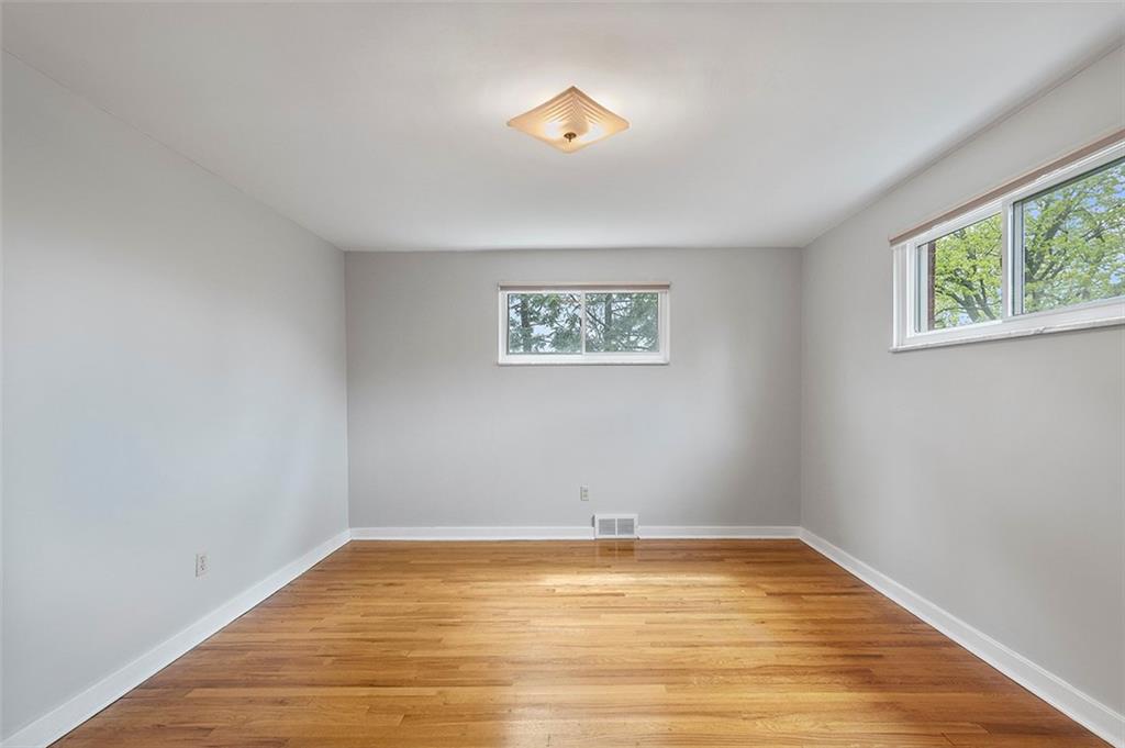 228 Connecting Road Pittsburgh, PA 15228 - Photo 12 of 25 Gallery Image 12