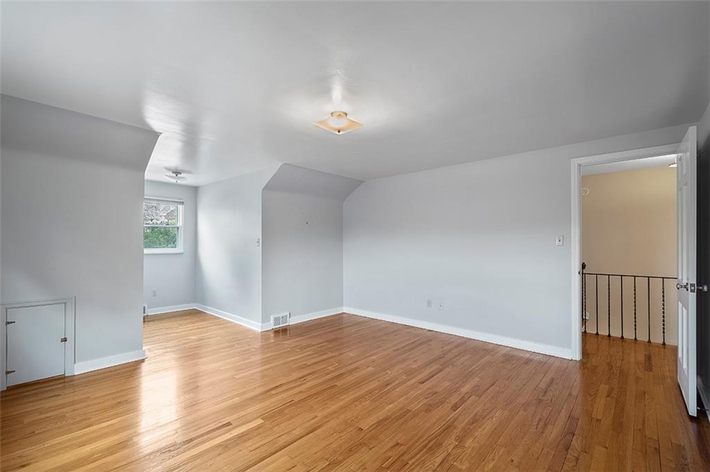 228 Connecting Road Pittsburgh, PA 15228 - Photo 16 of 25 Gallery Image 16