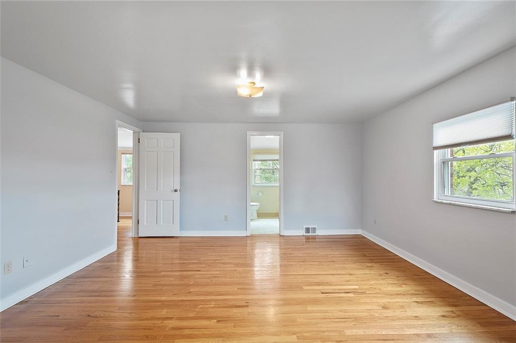 228 Connecting Road Pittsburgh, PA 15228 - Photo 17 of 25 Gallery Image 17