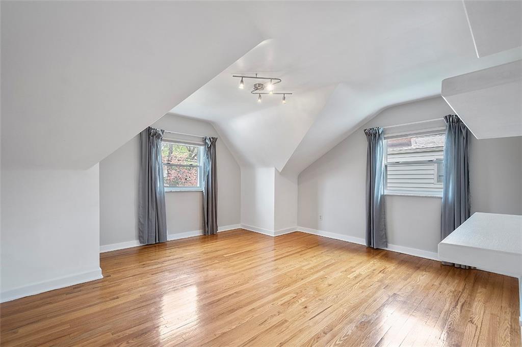 228 Connecting Road Pittsburgh, PA 15228 - Photo 19 of 25 Gallery Image 19