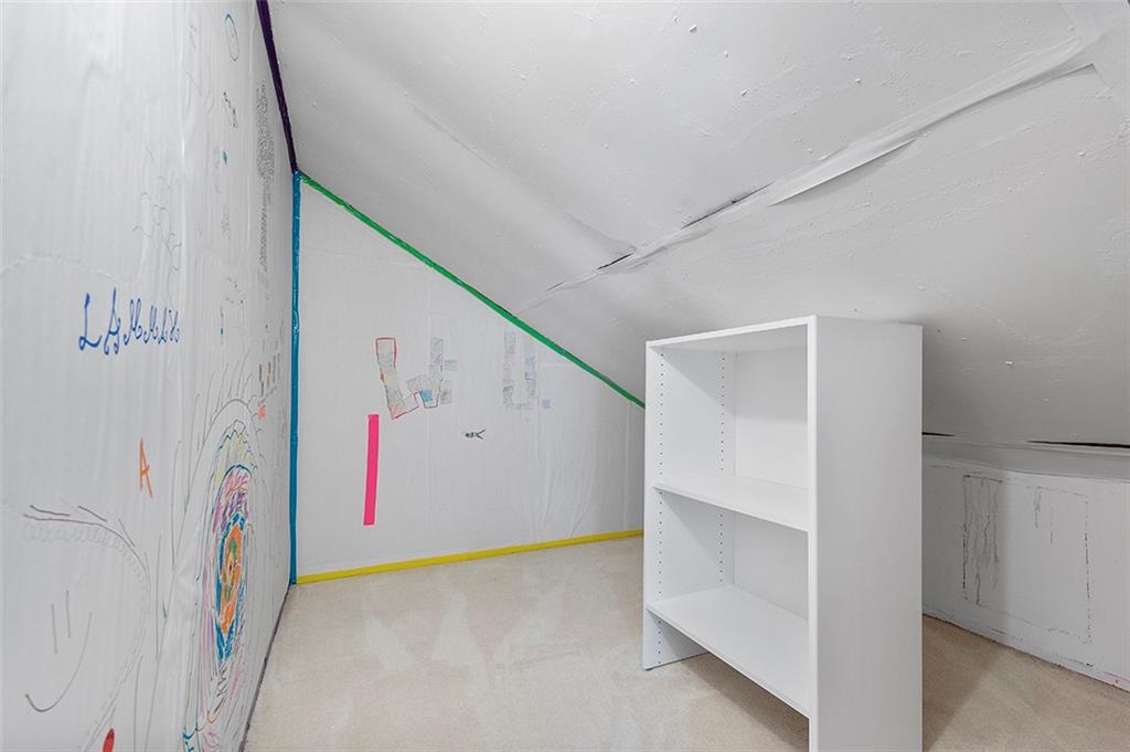 228 Connecting Road Pittsburgh, PA 15228 - Photo 21 of 25 Gallery Image 21