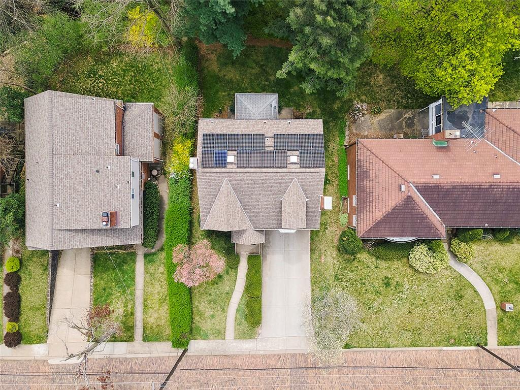 228 Connecting Road Pittsburgh, PA 15228 - Photo 4 of 25 Gallery Image 4