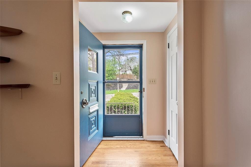 228 Connecting Road Pittsburgh, PA 15228 - Photo 6 of 25 Gallery Image 6