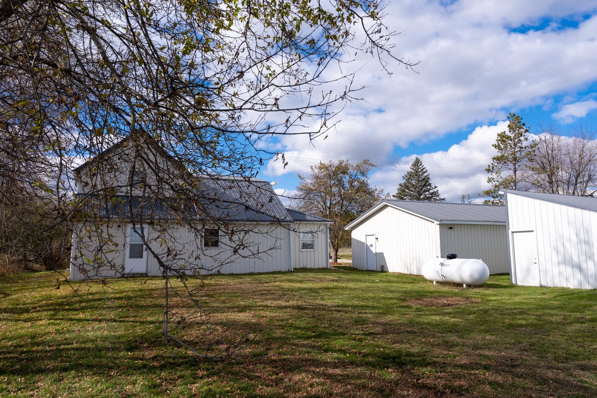 3949 Bard Road Beaverton, MI 48612 - Photo 4 of 36 1940209-09604d75-30a8-496b-9337-cca78fcab1aa.JPG