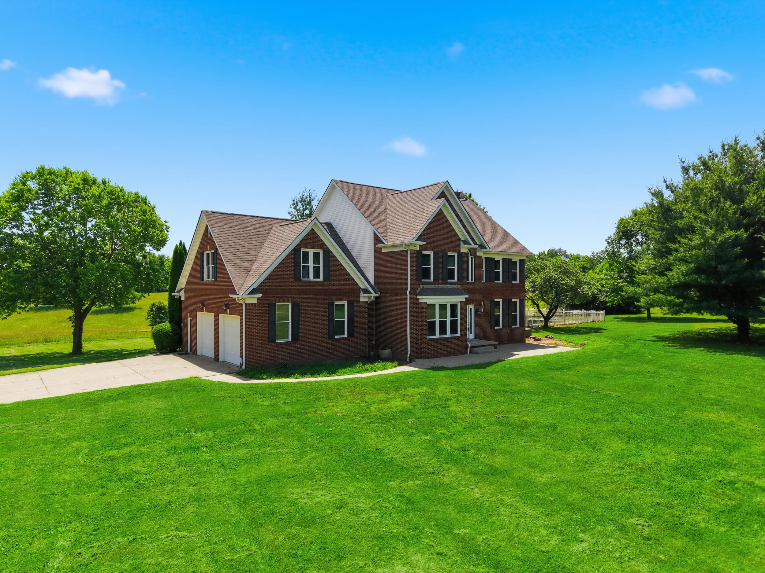 5650 Russell Cave Road Lexington, KY 40511 - Photo 7 of 58 2_dji_fly_20260528_153812_0308_178007257