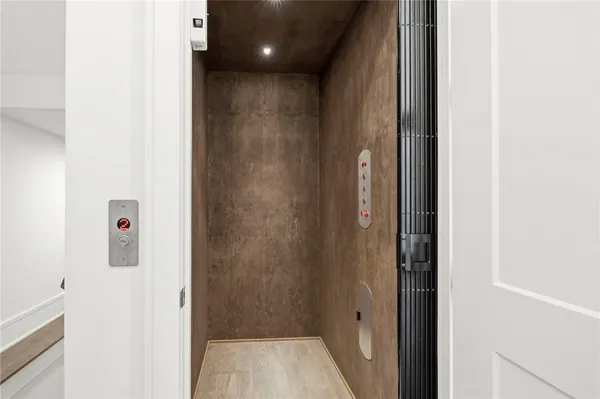 $3,995,000 | 510 South Point Boulevard, Sunset, SC 29685