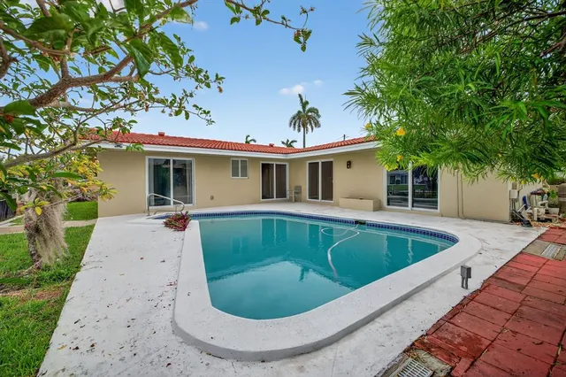 a view of outdoor sitting space