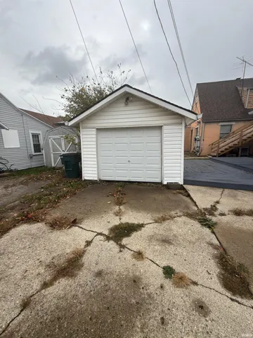 $156,900 | 1520 Wheeling Avenue, Muncie, IN 47303