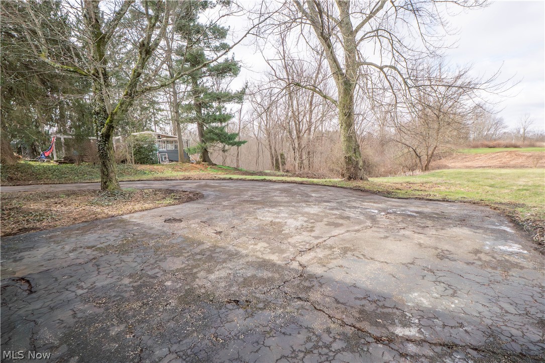 1940 Canton Road Akron, OH 44312 - Photo 38 of 40 Driveway