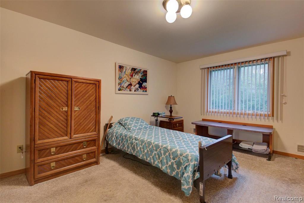 26198 Steele Road Farmington Hills, MI 48331 - Photo 21 of 31
