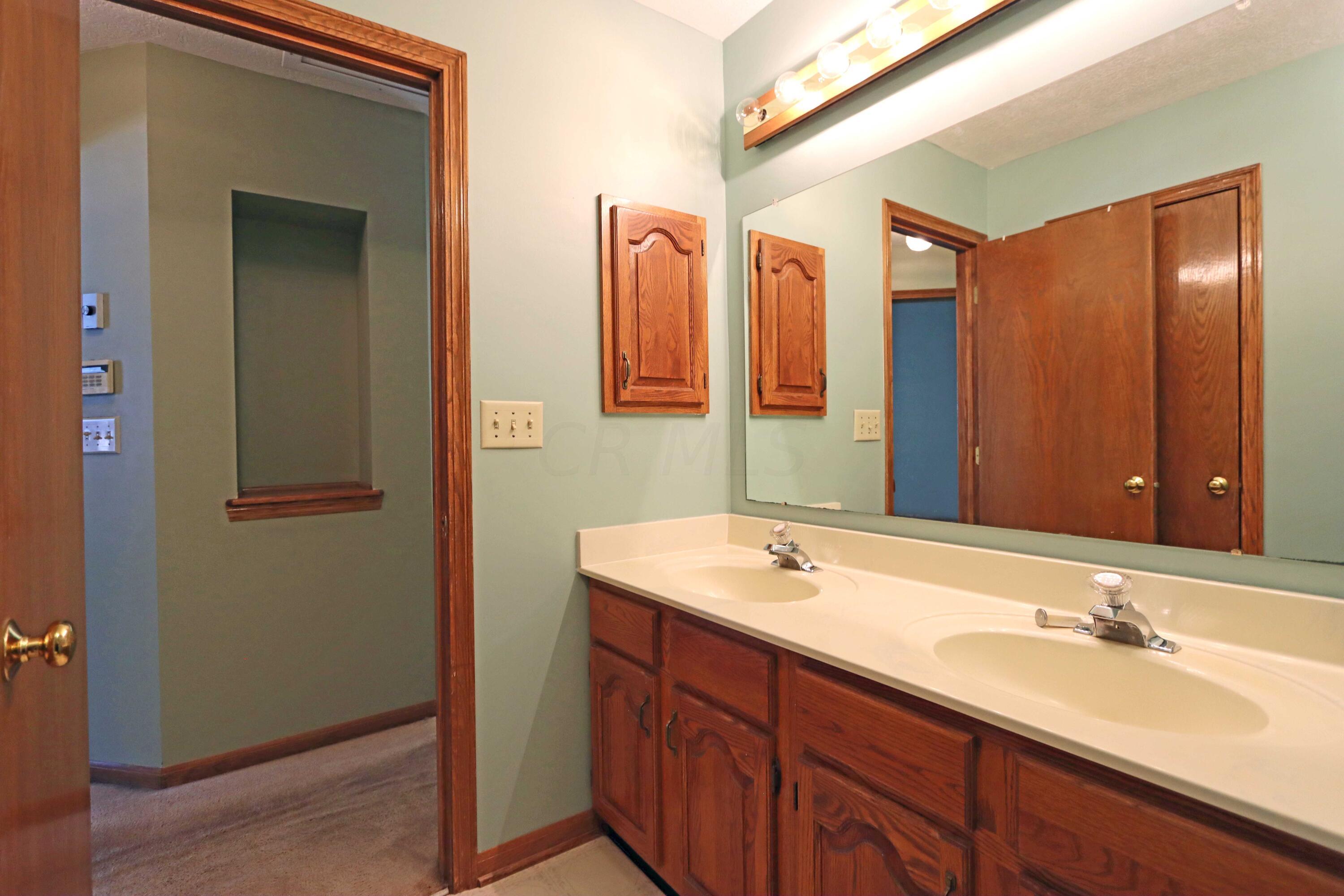 1127 Riva Place Columbus, OH 43230 - Photo 43 of 70 IMG_8339_edited-1