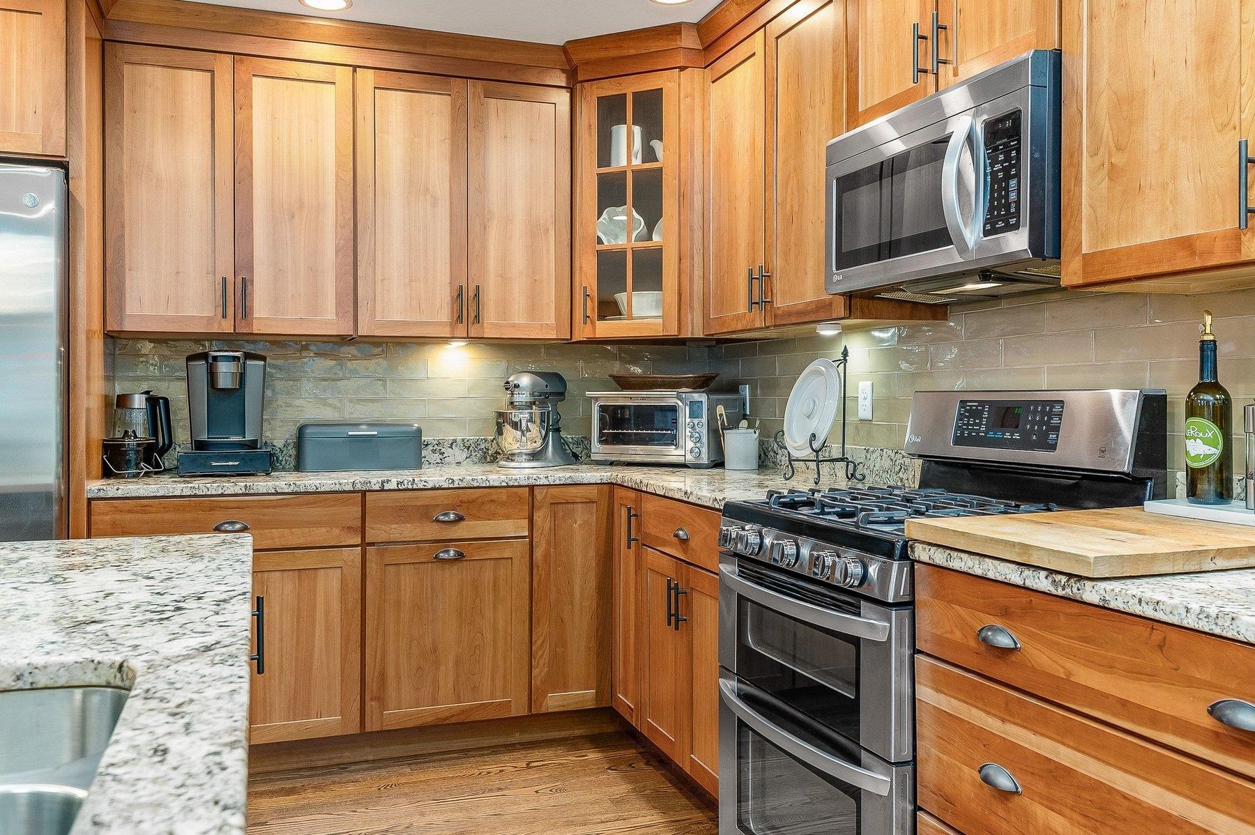24 Drinkwater Road Exeter, NH 03833 - Photo 4 of 42 Gallery Image 4