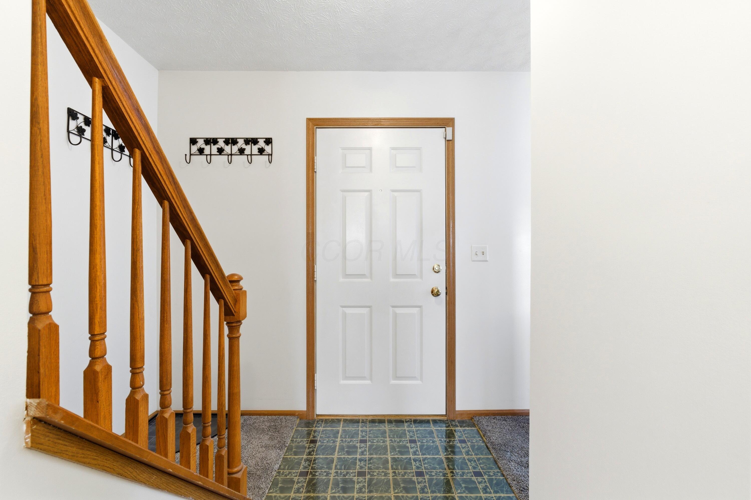 2742 Woodcroft Road Columbus, OH 43204 - Photo 2 of 38