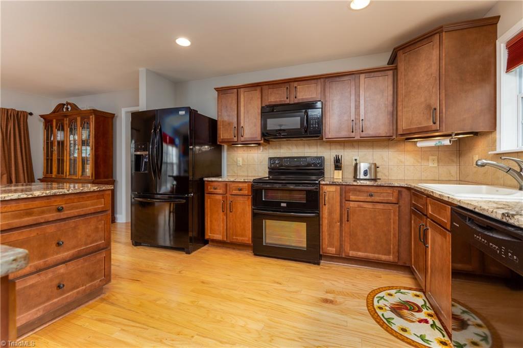 3713 Pride's Road East Bend, NC 27018 - Photo 5 of 29 Gallery Image 5