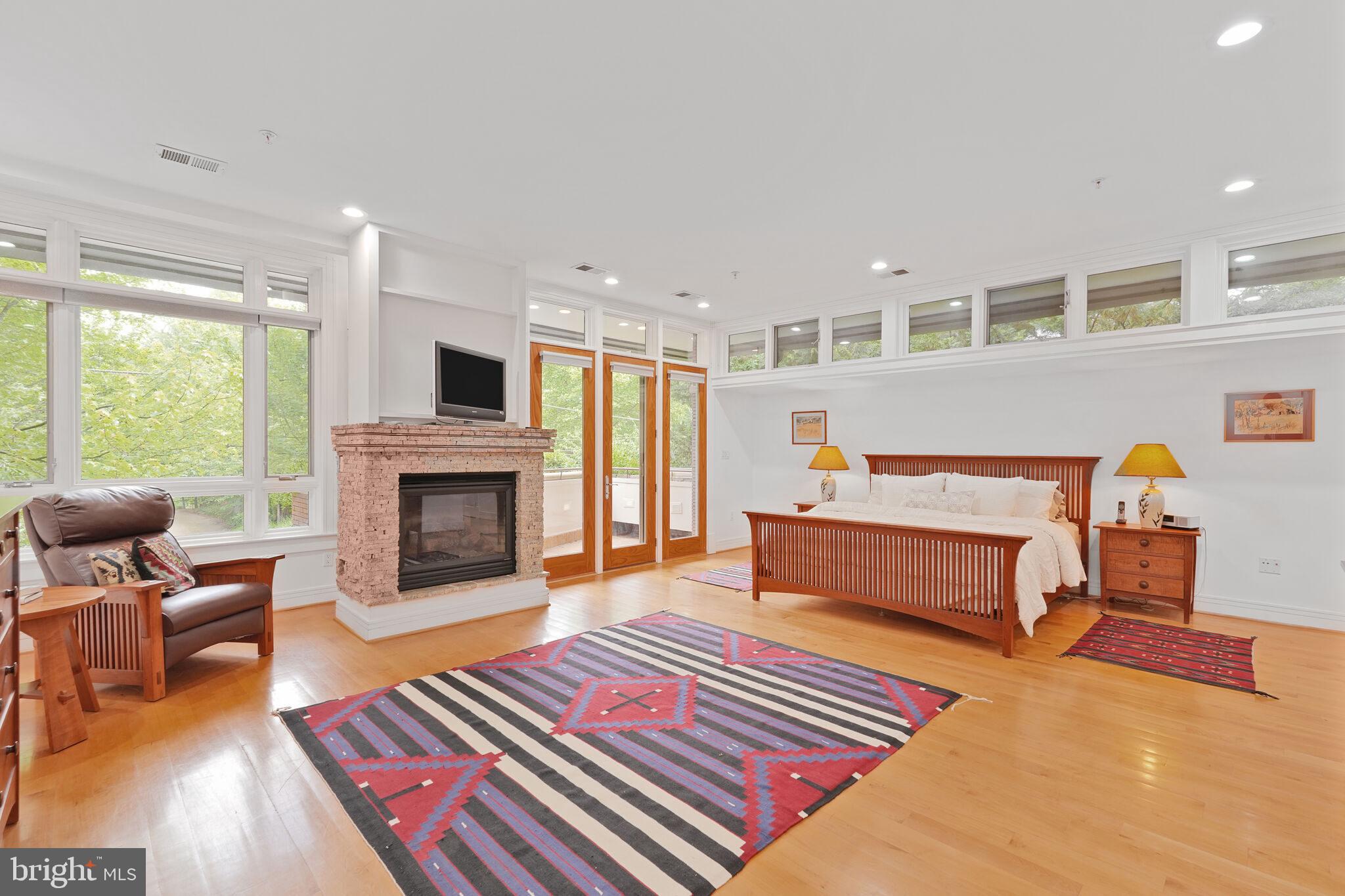 2807 Chesterfield Place Northwest Washington, DC 20008 - Photo 19 of 46 Primary Suite