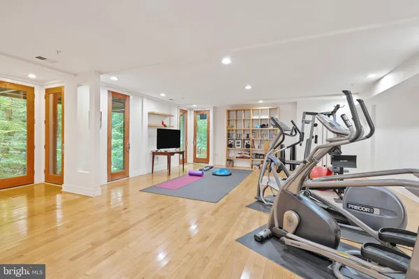 $4,395,000 | 2807 Chesterfield Place Northwest, Washington, DC 20008