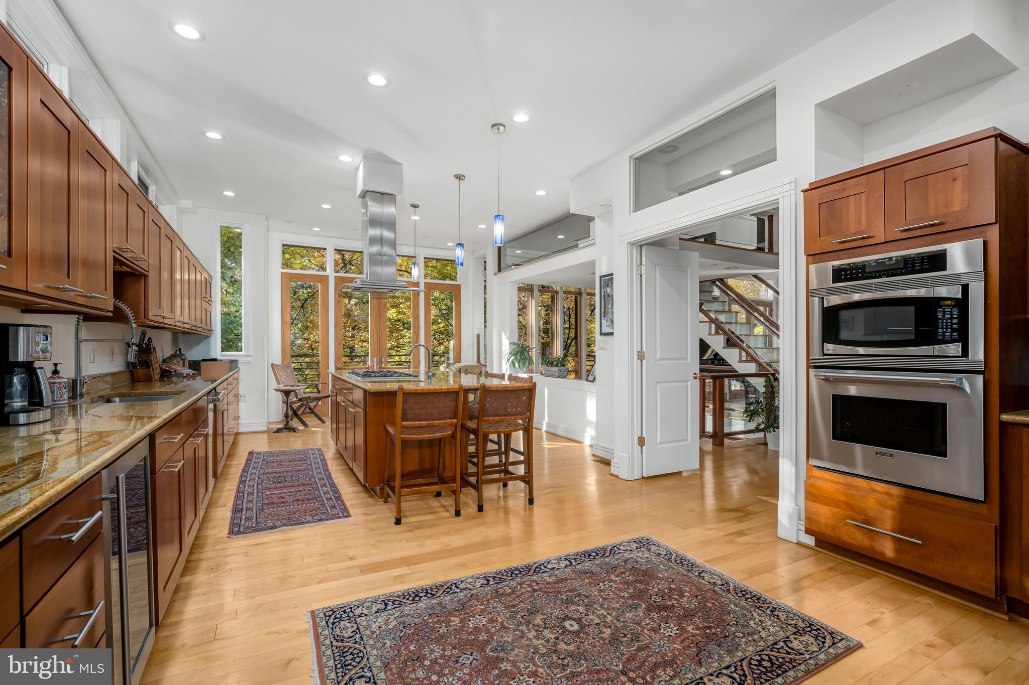 2807 Chesterfield Place Northwest Washington, DC 20008 - Photo 9 of 46 Kitchen | island seating