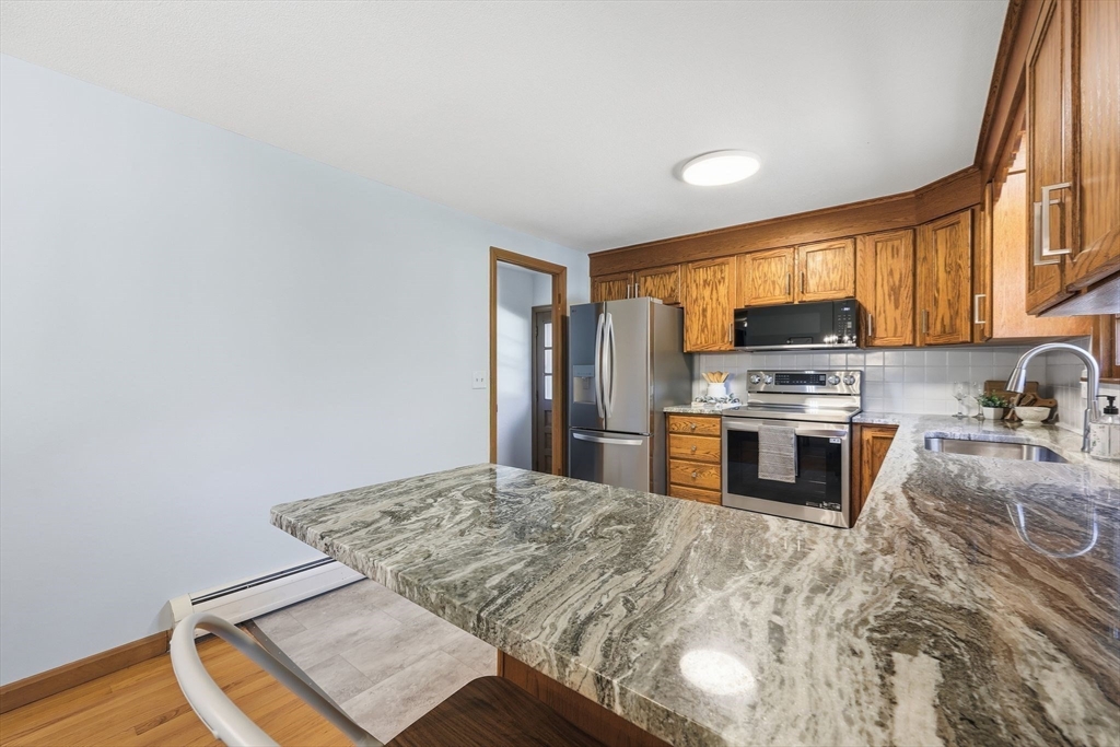 213 Kibbe Road East Longmeadow, MA 01028 - Photo 8 of 37 Gallery Image 8