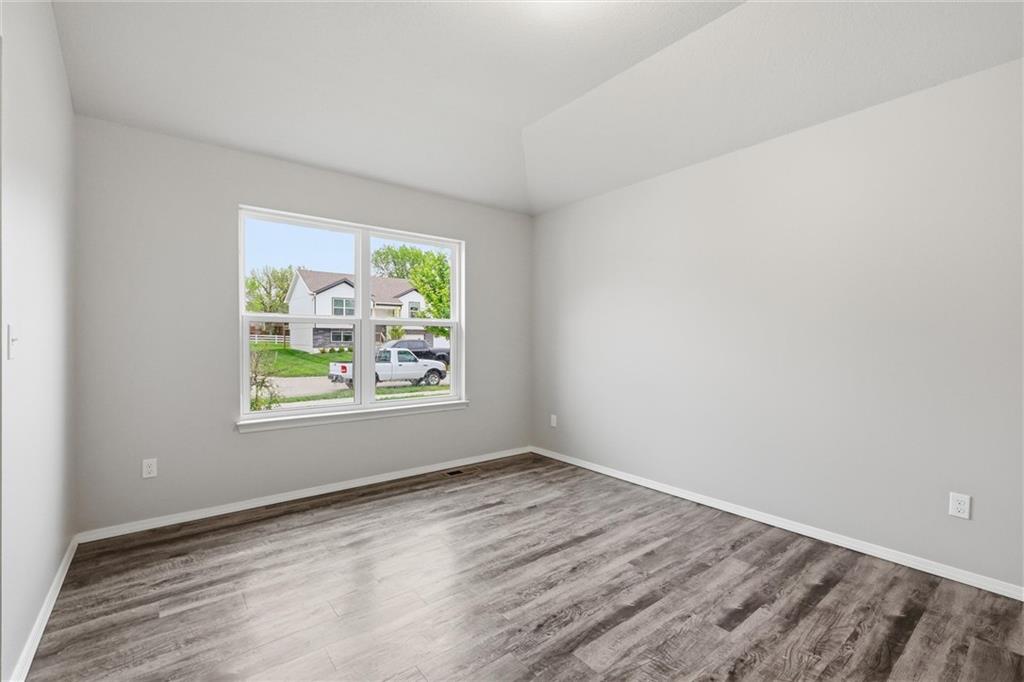 21407 West 216th Street Spring Hill, KS 66083 - Photo 11 of 34