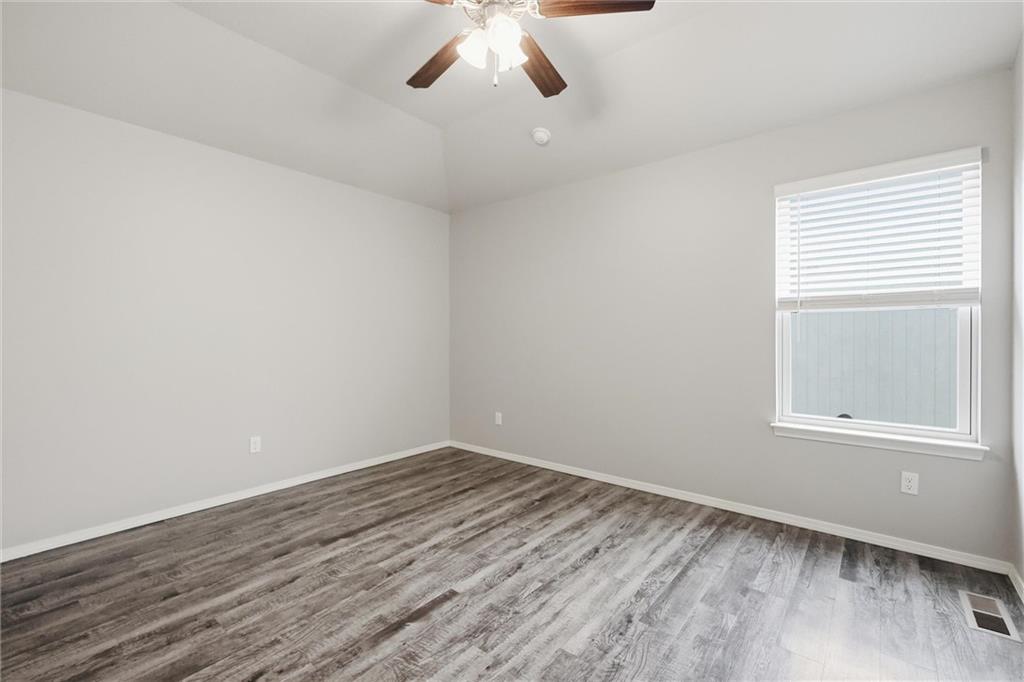 21407 West 216th Street Spring Hill, KS 66083 - Photo 14 of 34