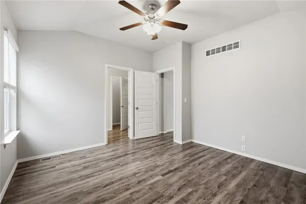 $349,900 | 21407 West 216th Street, Spring Hill, KS 66083