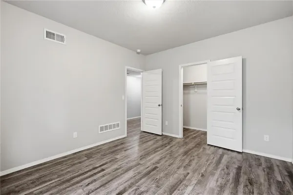 $349,900 | 21407 West 216th Street, Spring Hill, KS 66083