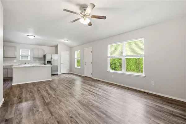 $349,900 | 21407 West 216th Street, Spring Hill, KS 66083