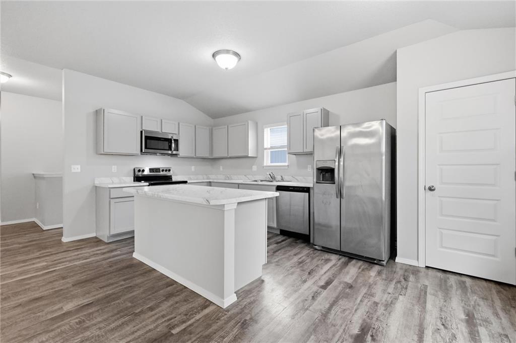 21407 West 216th Street Spring Hill, KS 66083 - Photo 8 of 34