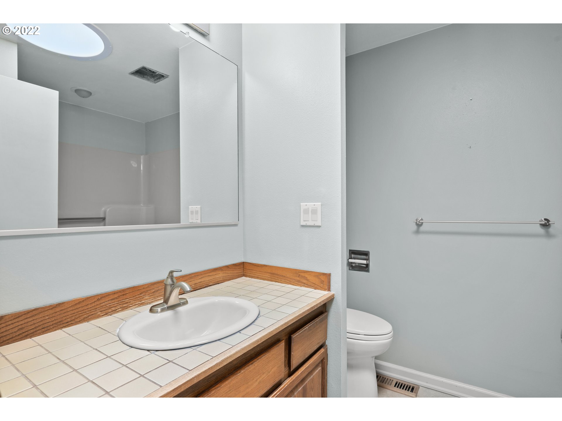 7870 Southwest Raintree Drive Beaverton, OR 97008 - Photo 19 of 26 Bathroom