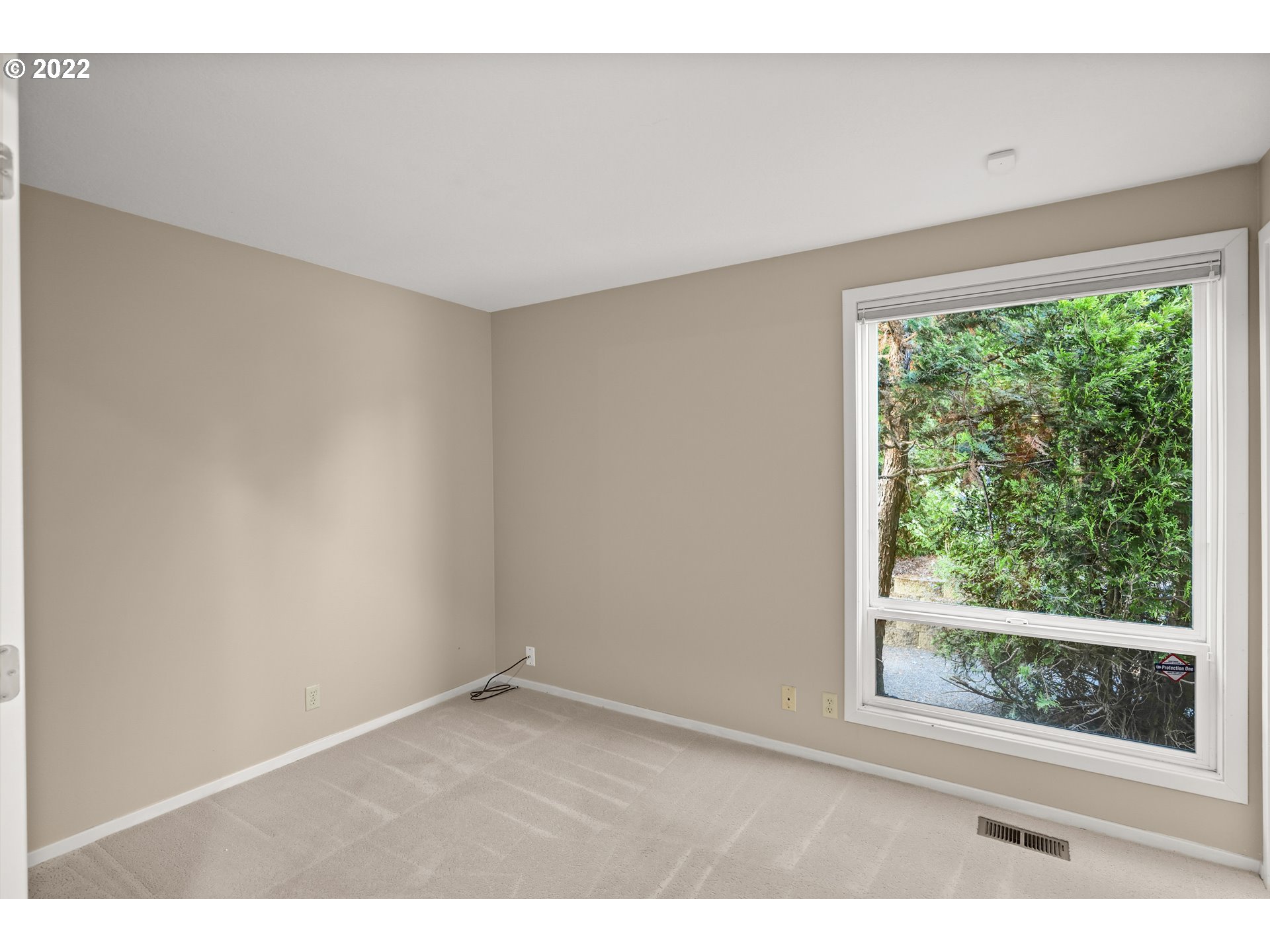 7870 Southwest Raintree Drive Beaverton, OR 97008 - Photo 21 of 26 Den/Office