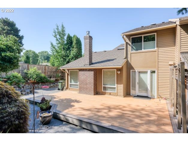 7870 Southwest Raintree Drive Beaverton, OR 97008 - Photo 23 of 26 Deck