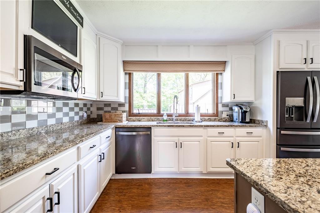 2765 West Carr Hill Road Columbus, IN 47201 - Photo 6 of 60 Gallery Image 6
