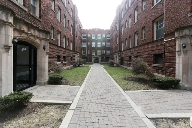 $1,250 | 3259 West Wrightwood Avenue, Unit 3E, Chicago, IL 60647